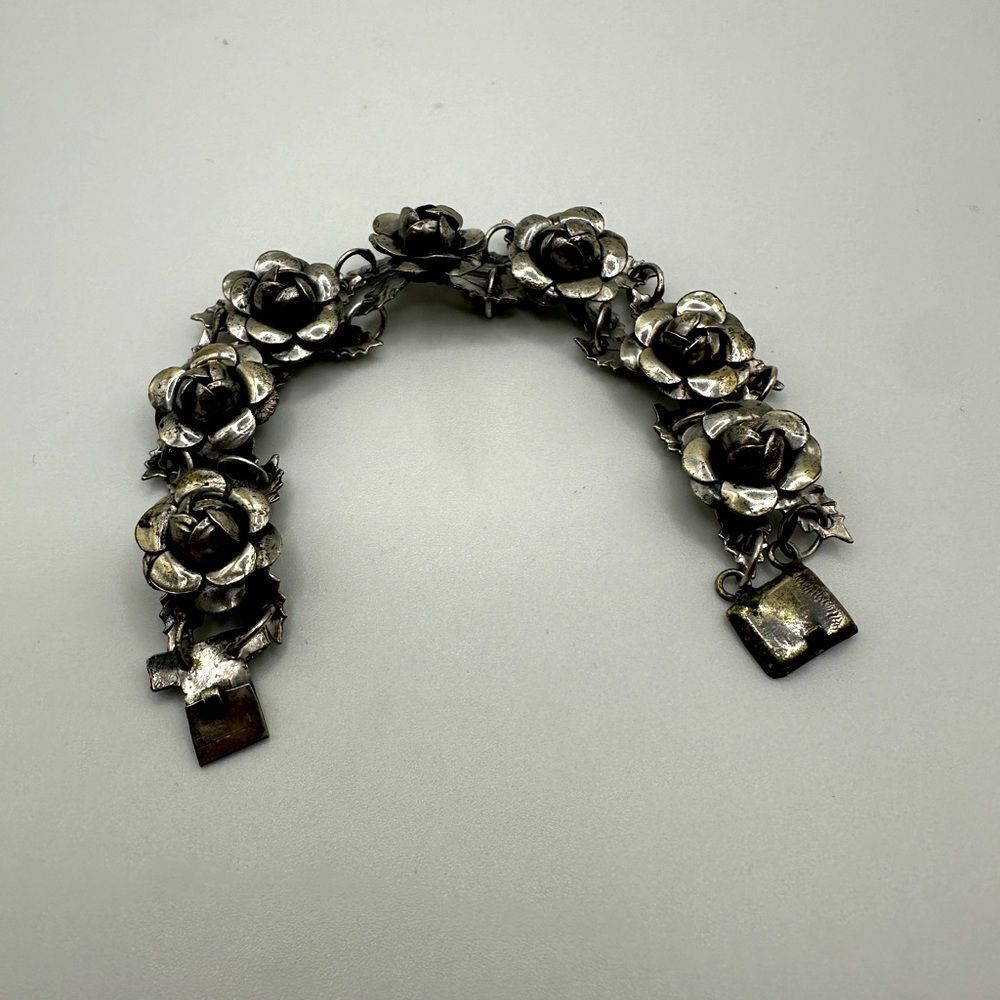 Vintage flower and leaf‎ bracelet stamped “silver made” Mexico!